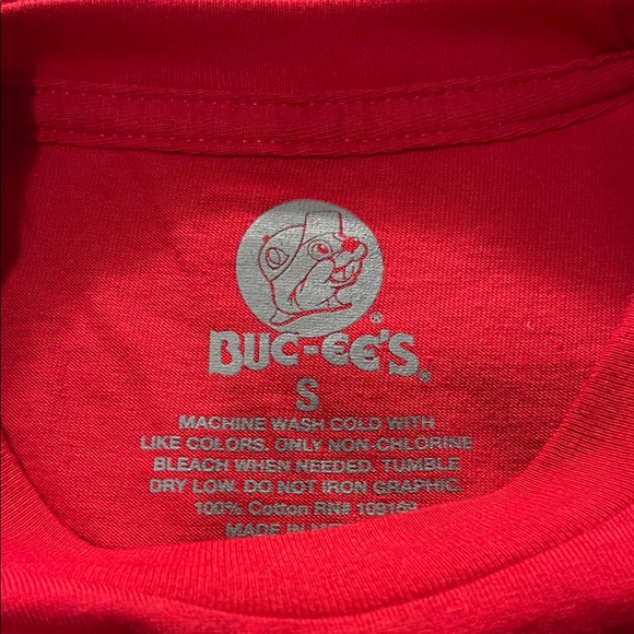 NEW BUC-EE’s Never Calm Christmas Tee - Picture 6 of 7